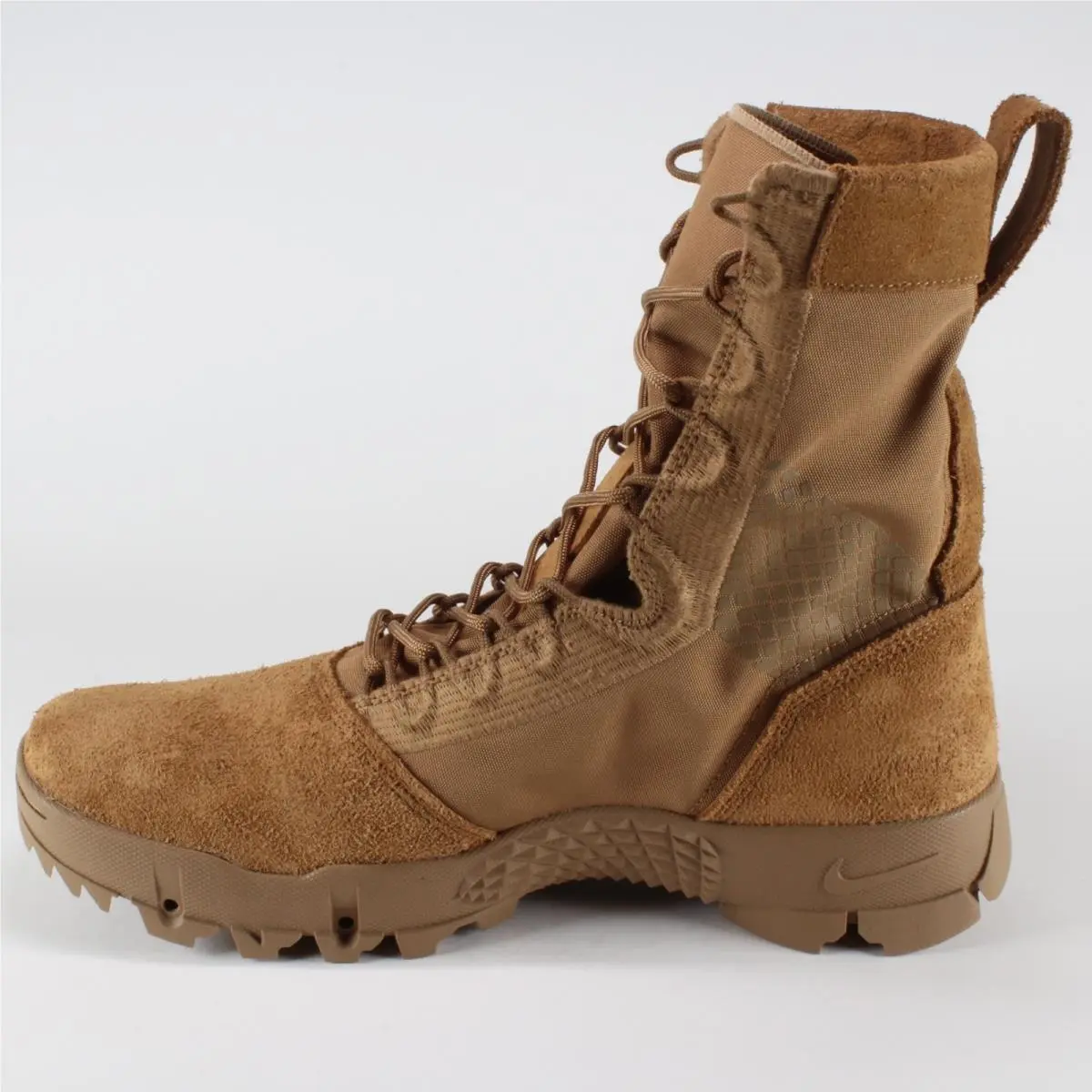Nike shoes - Nike SFB 6