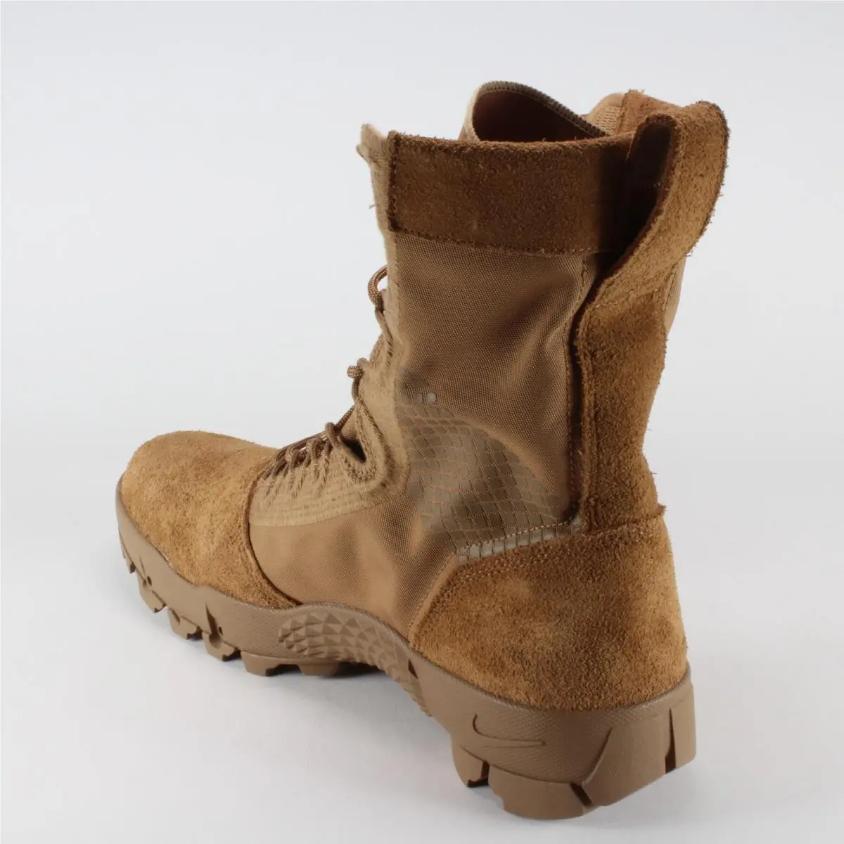 Nike shoes - Nike SFB 6