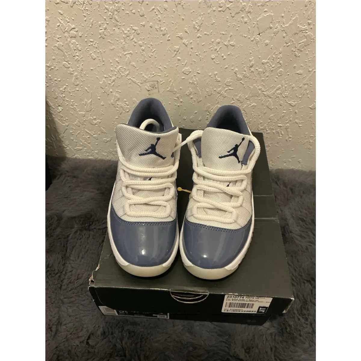 Nike shoes - Air Jordan 11 - Air - Blue 0