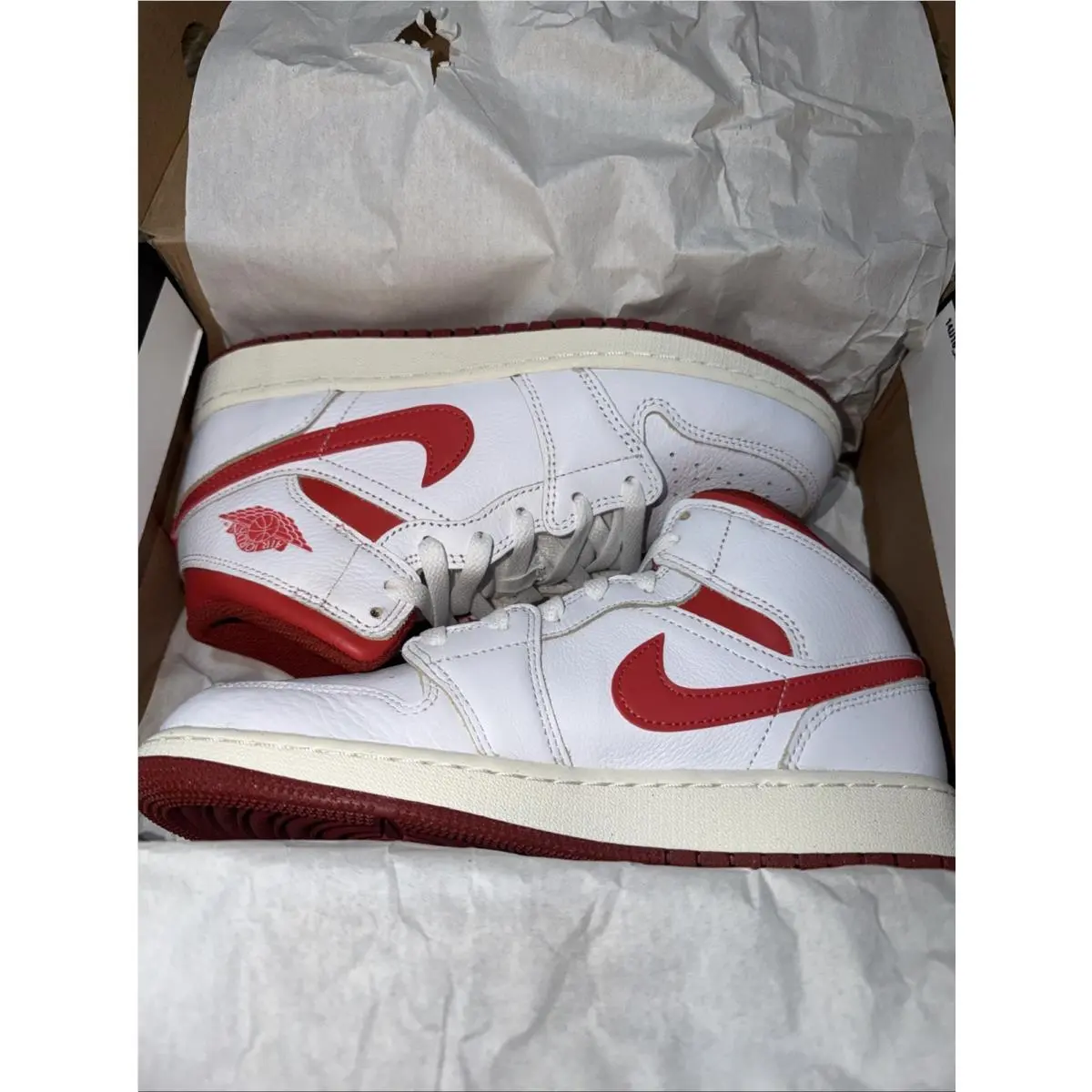 Air Jordan 1 Mid SE - “white/lobster-dune Red-sail” - Size 6Y by Nike