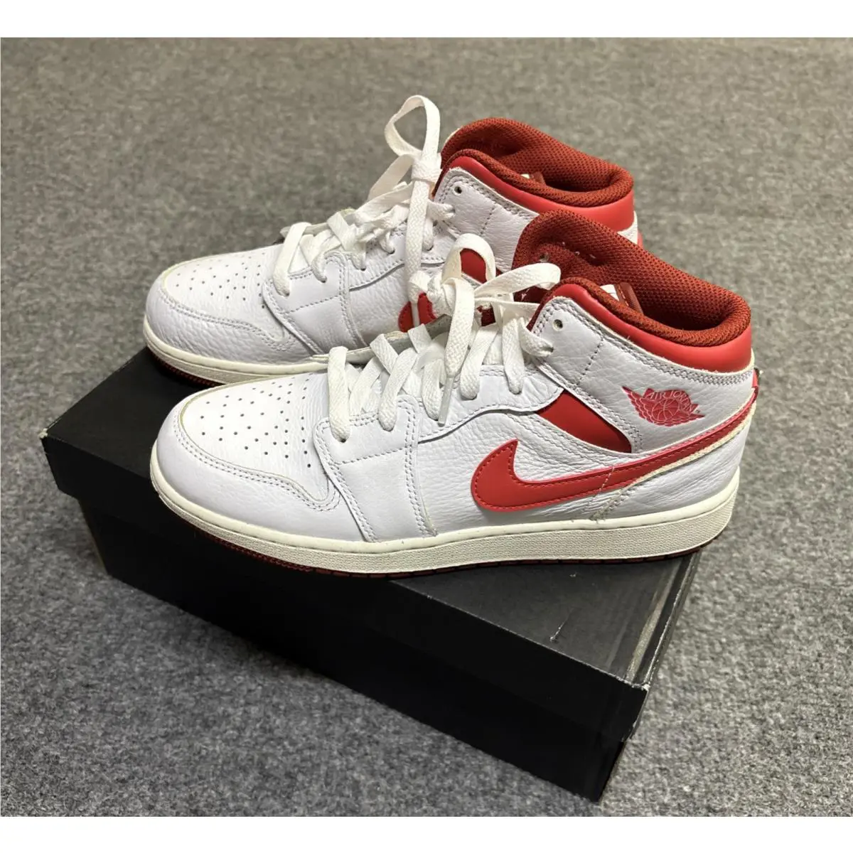 Nike Air Jordan 1 Mid SE GS White Lobster Dune Red 6.5 Y / 8 Women’s Shoes