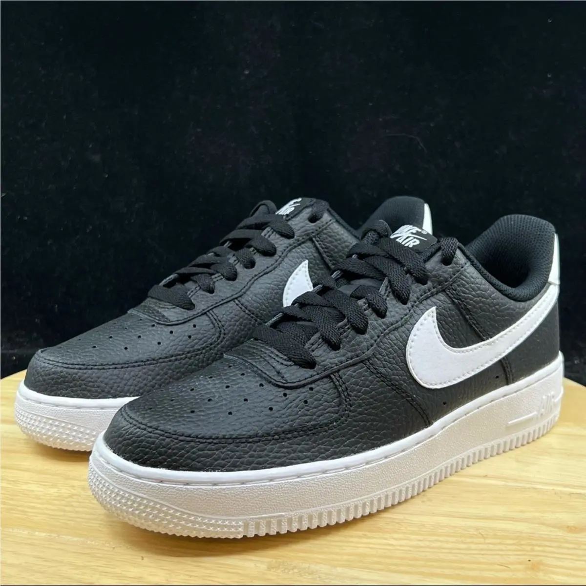 Nike shoes - Black 0