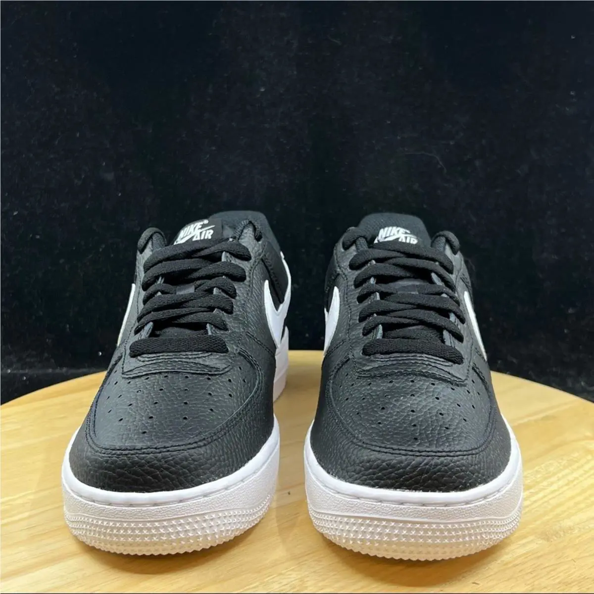 Nike shoes - Black 1