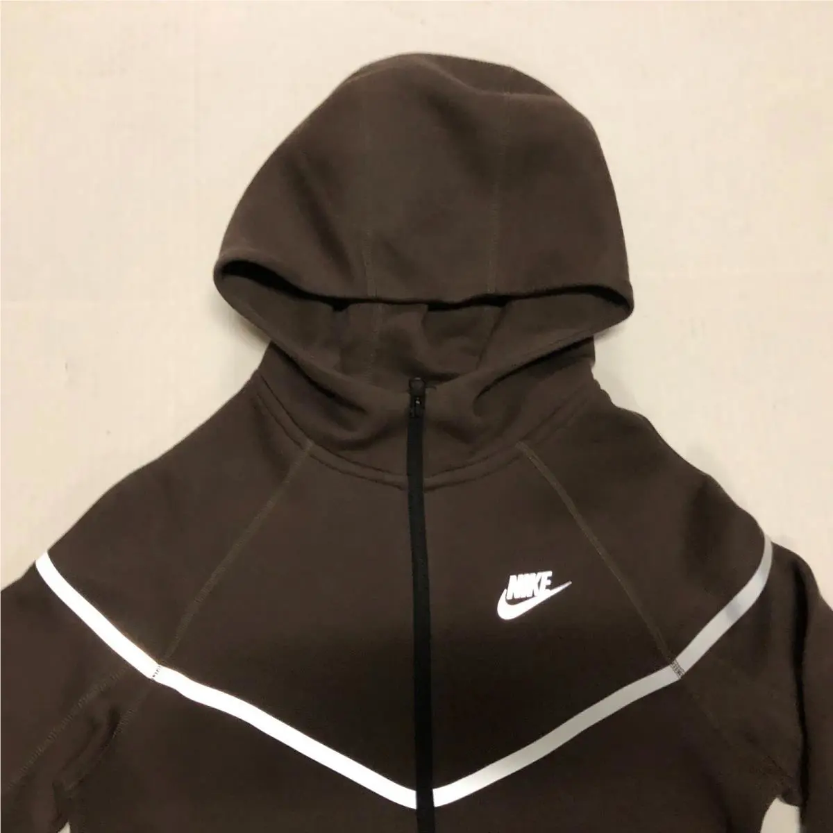 Nike clothing - Brown/Reflective Silver (UPC: 197600426757) 0