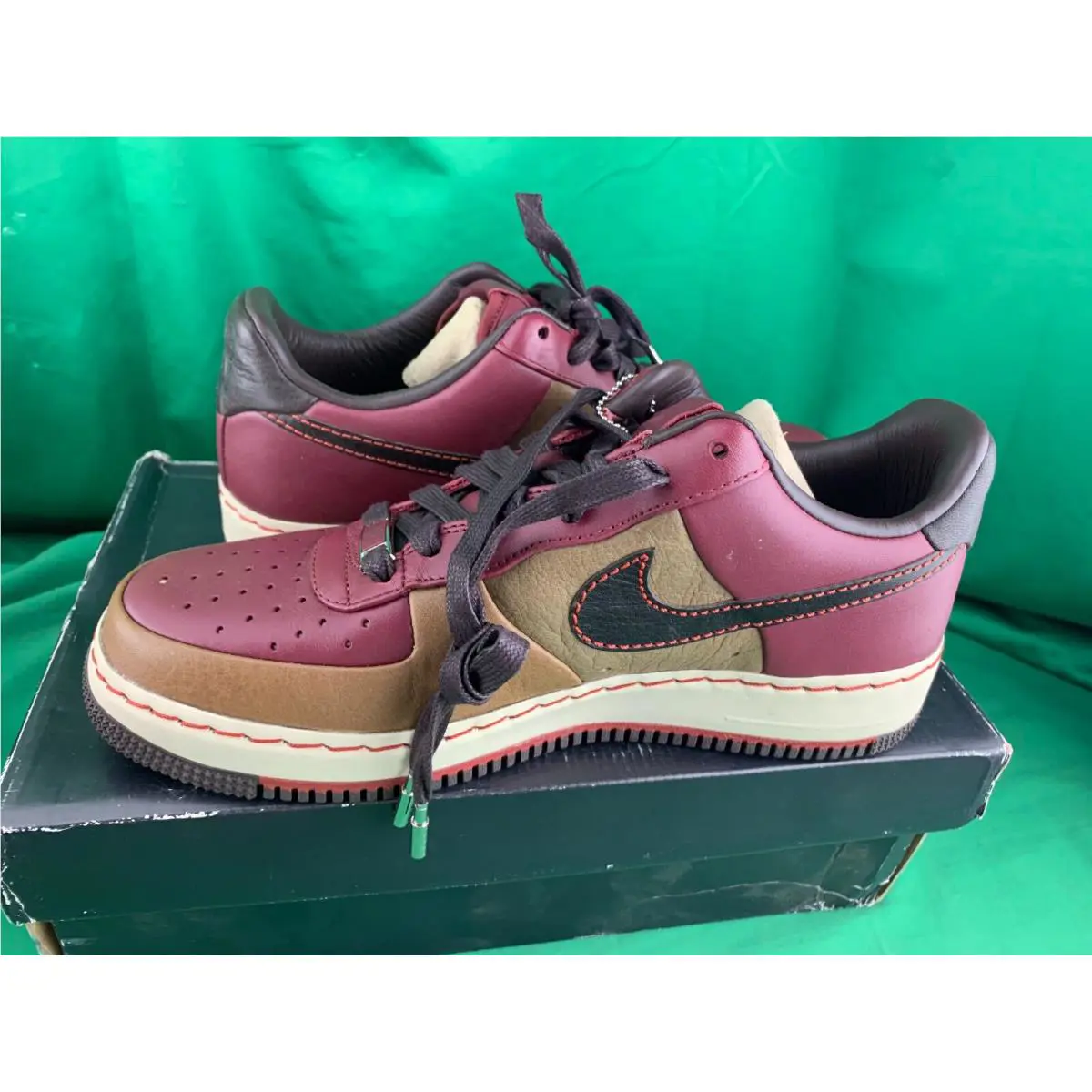 Nike shoes - Brown 2