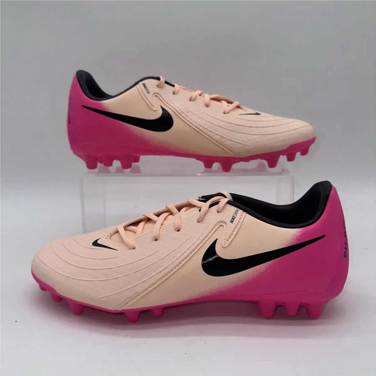 Nike Men`s Size 9.5 Phantom GX II Academy AG FJ2552 800 Soccer Cleat Pink