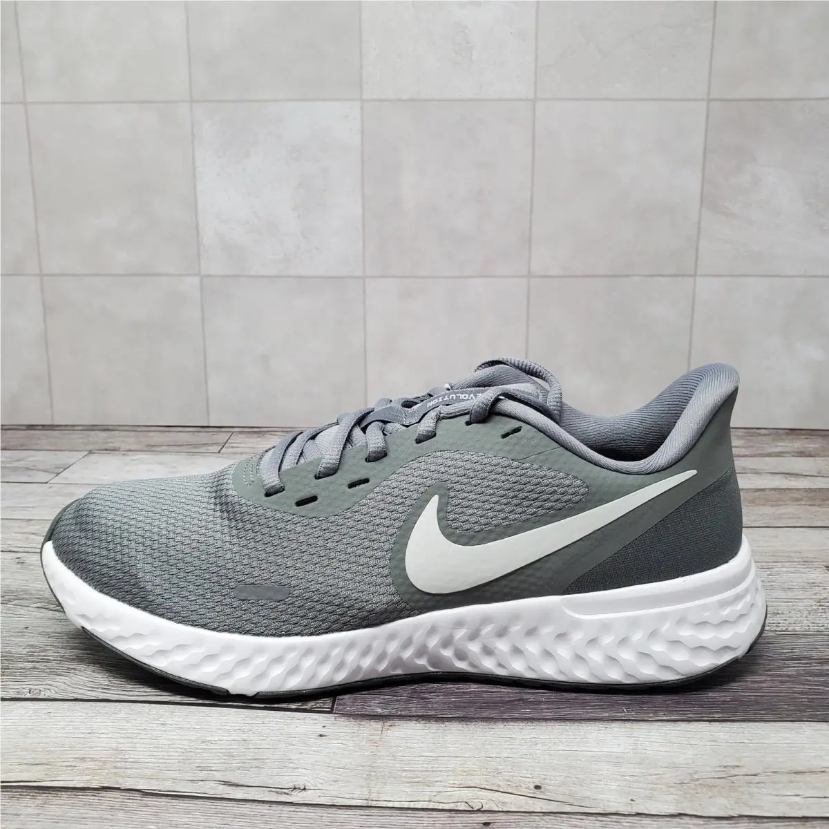 Nike shoes - Nike Revolution 5 - Revolution - BQ3207-005 - Gray 3