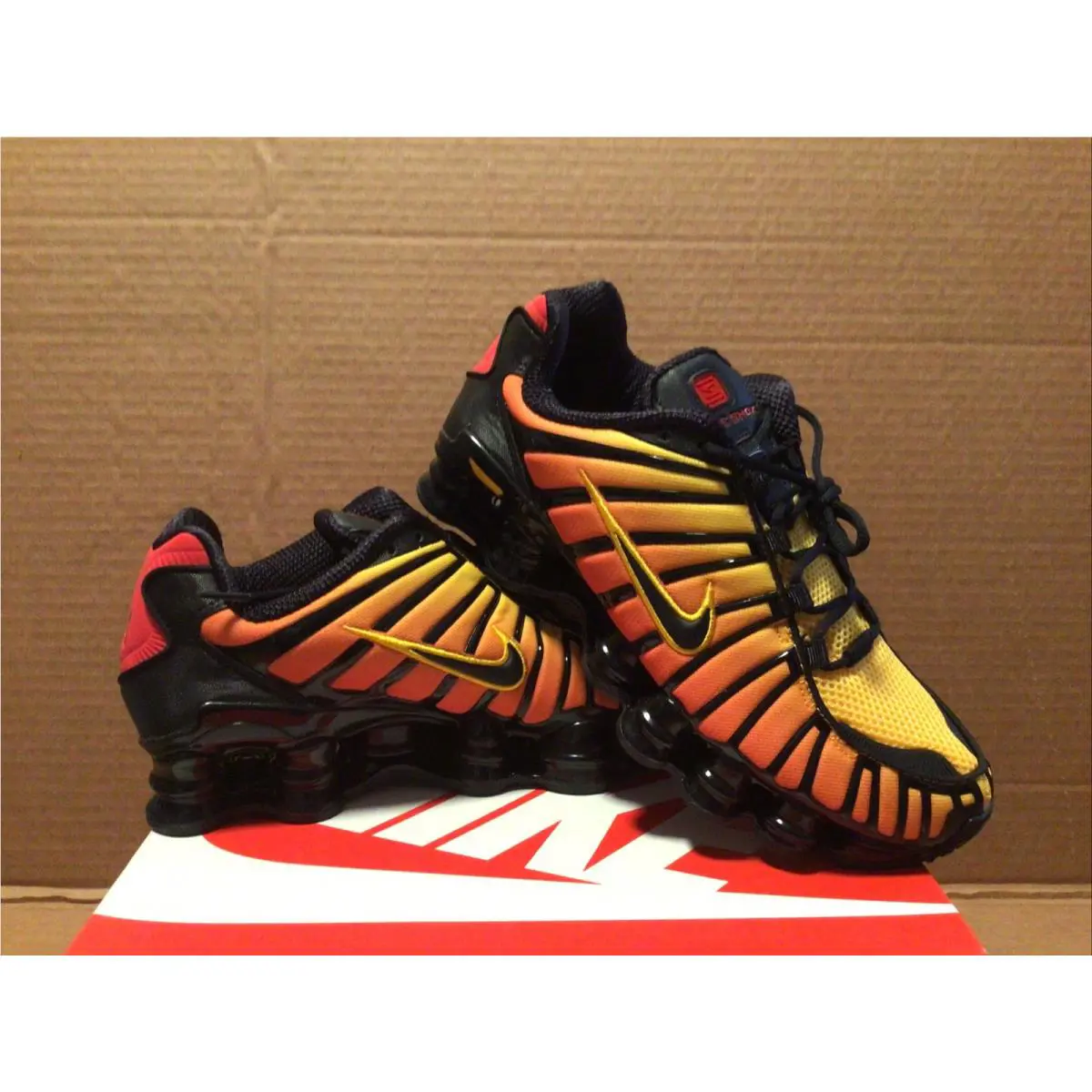 Nike shoes - Nike Shox - Shox - Black-Amarillo 1