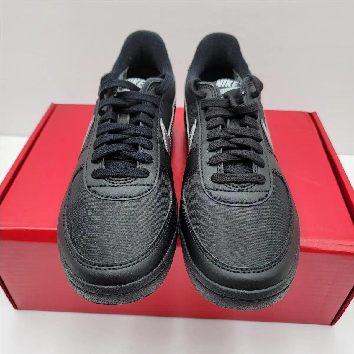 Nike shoes - Black 1