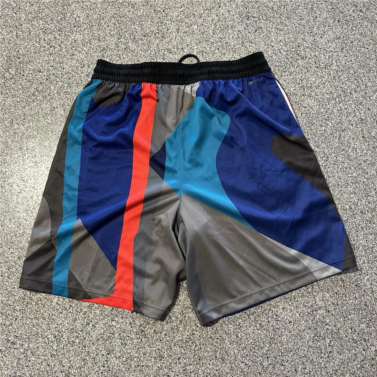 Nike clothing - Black (UPC: 196969329068) 3