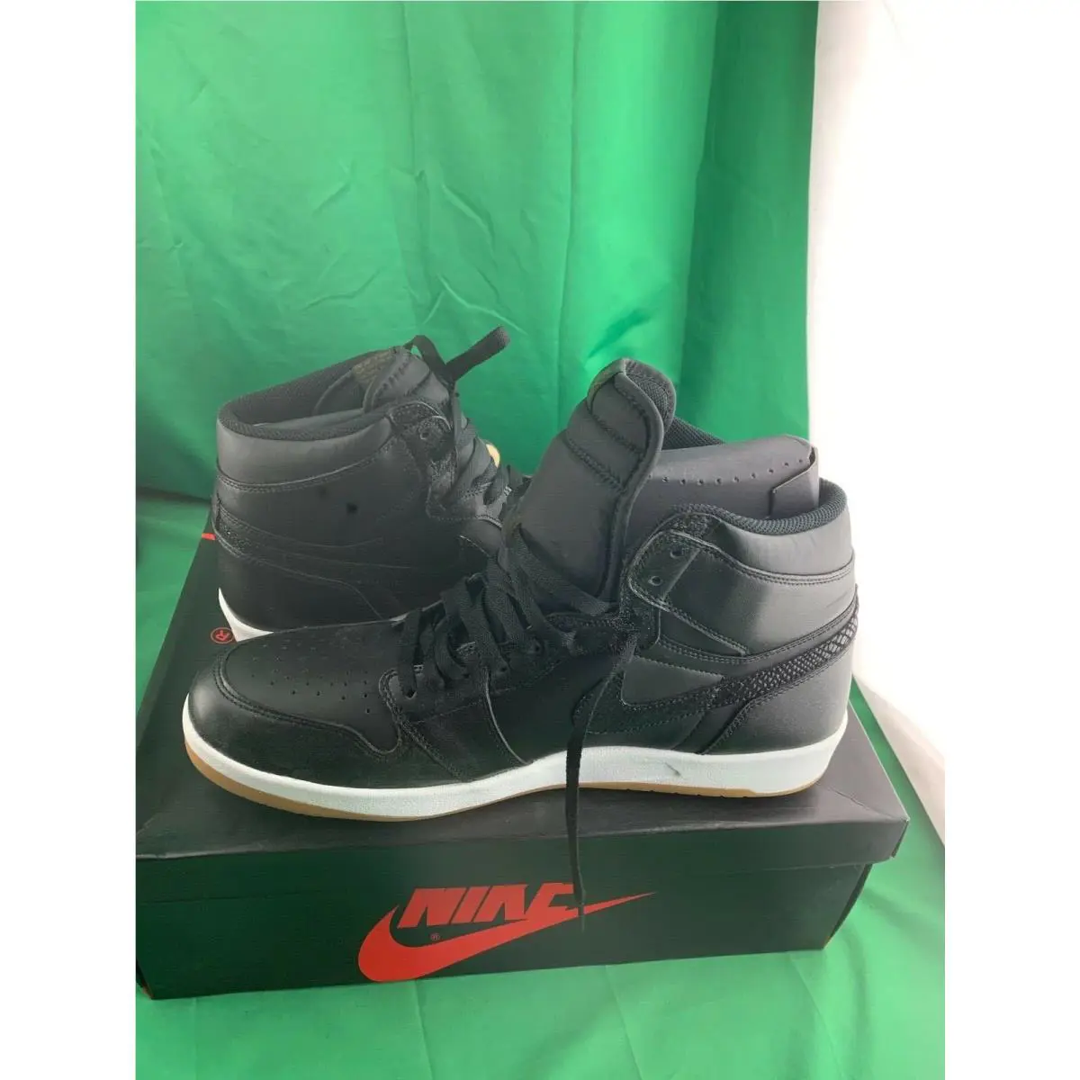 Nike shoes - Black/Militia Green-White 2