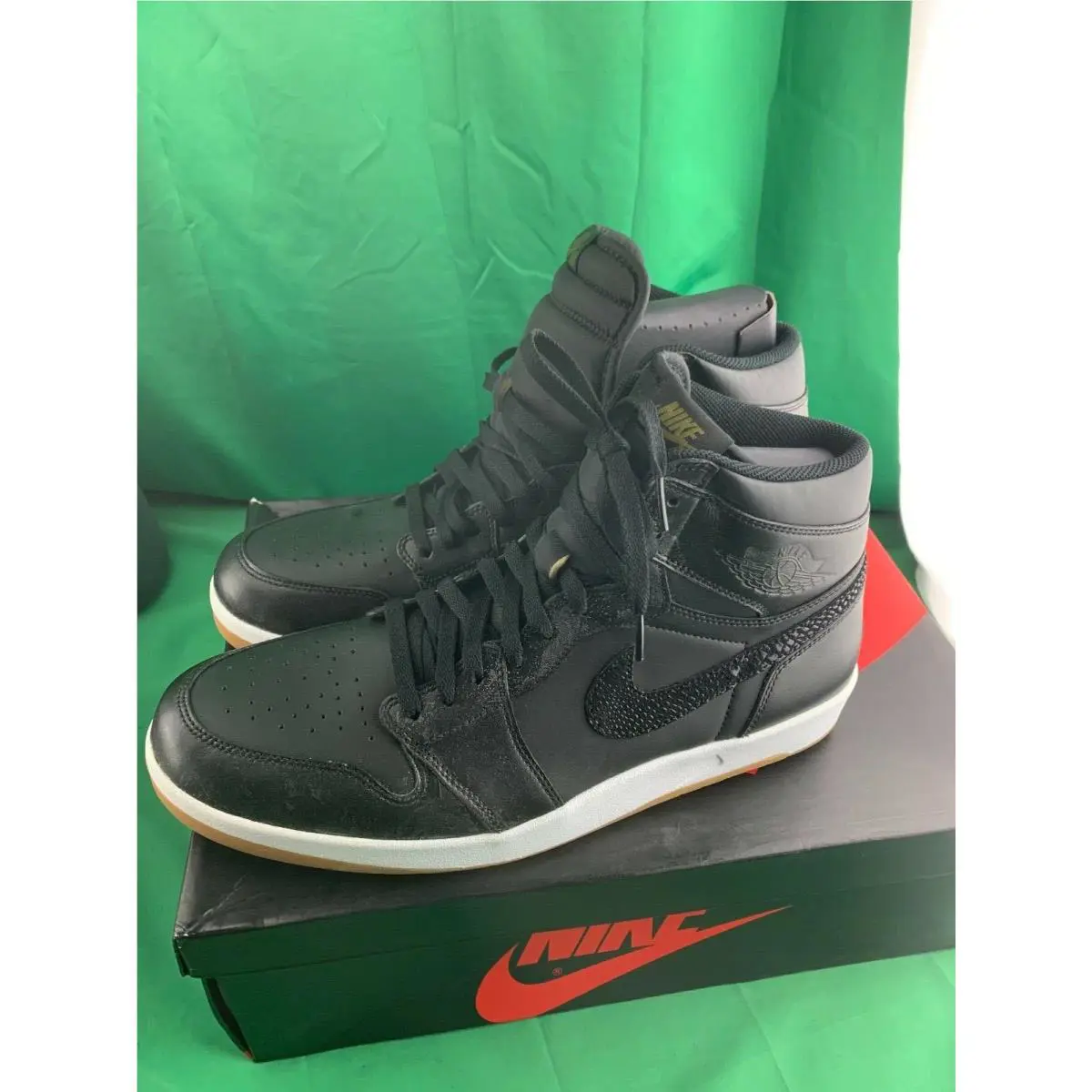 Nike shoes - Black/Militia Green-White 4