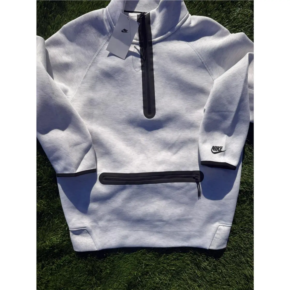 Nike Men’s Sportswear Tech Fleece 1/2 Zip Sweatshirt FB7998-051 Medium