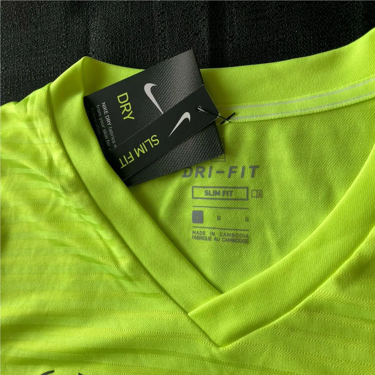 Nike clothing - Nike Court Rafael Nadal ADV Top - Volt Black 4