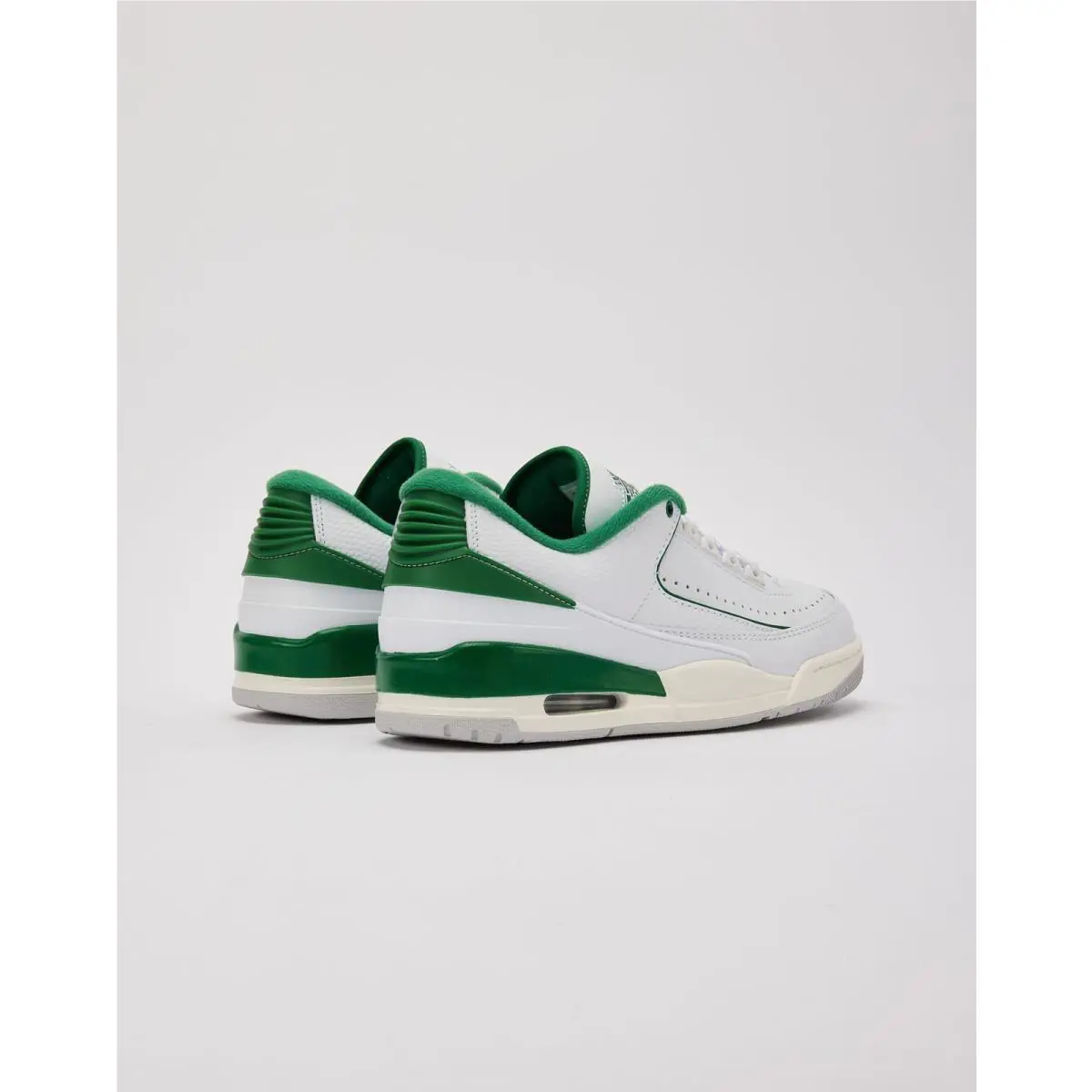 Nike shoes - White (UPC: 197859156771) 1