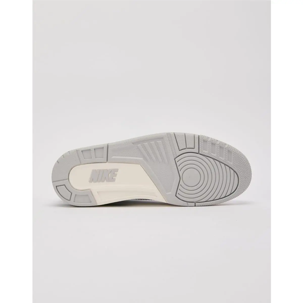 Nike shoes - White (UPC: 197859156771) 2