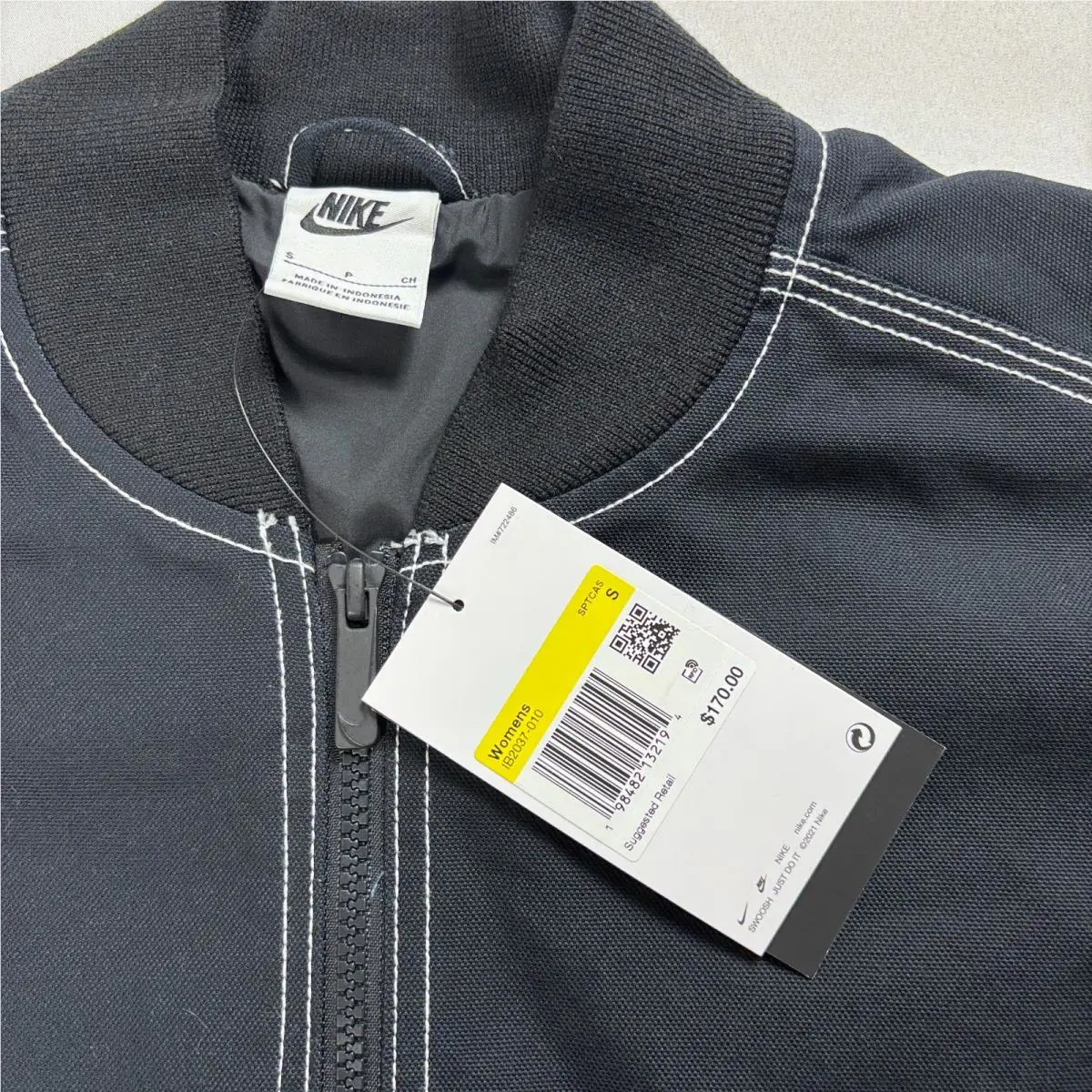 Nike clothing - Black (UPC: 198482132194) 2