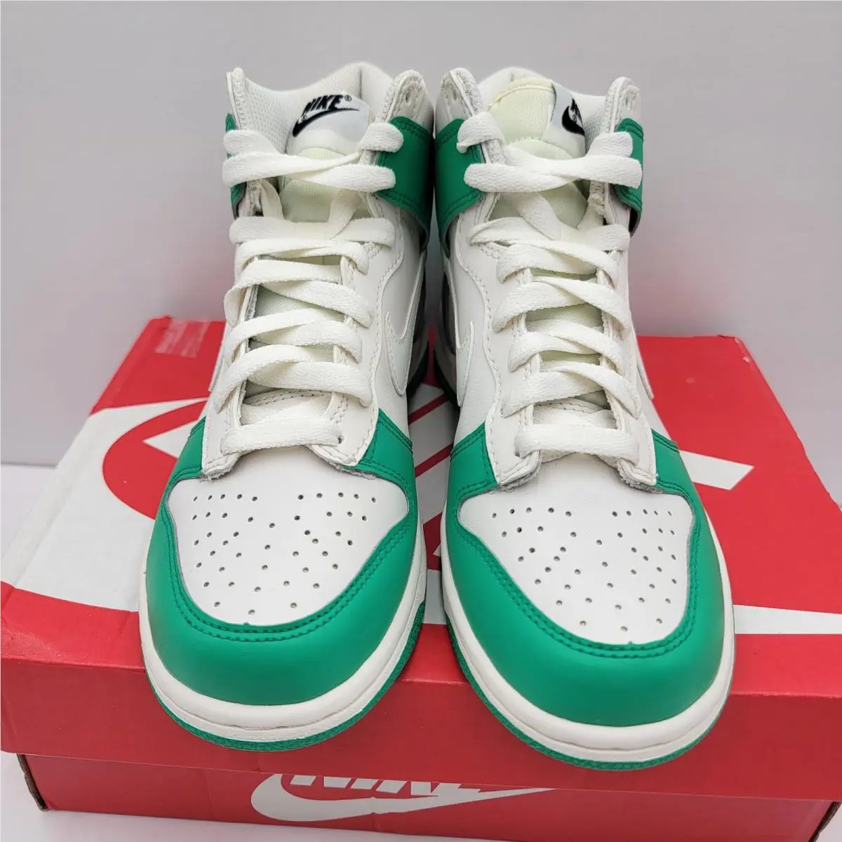 Nike shoes - Green 1
