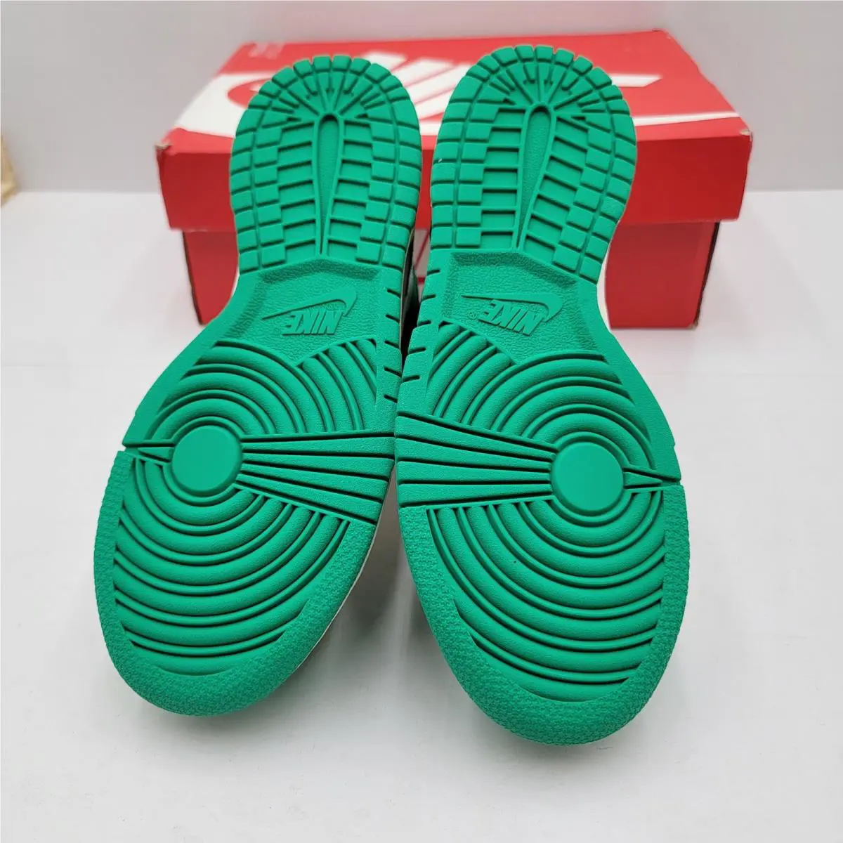Nike shoes - Green 4
