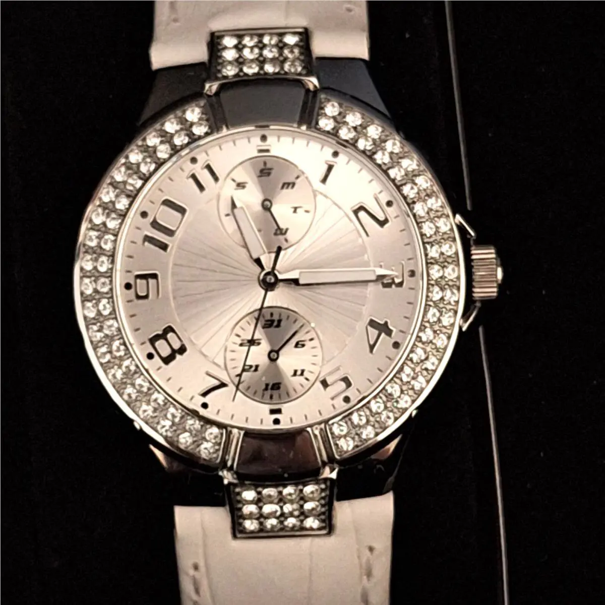 Guess Watch Womens Ladies W11607L1 Silver Tone White Leather Straps Crystals