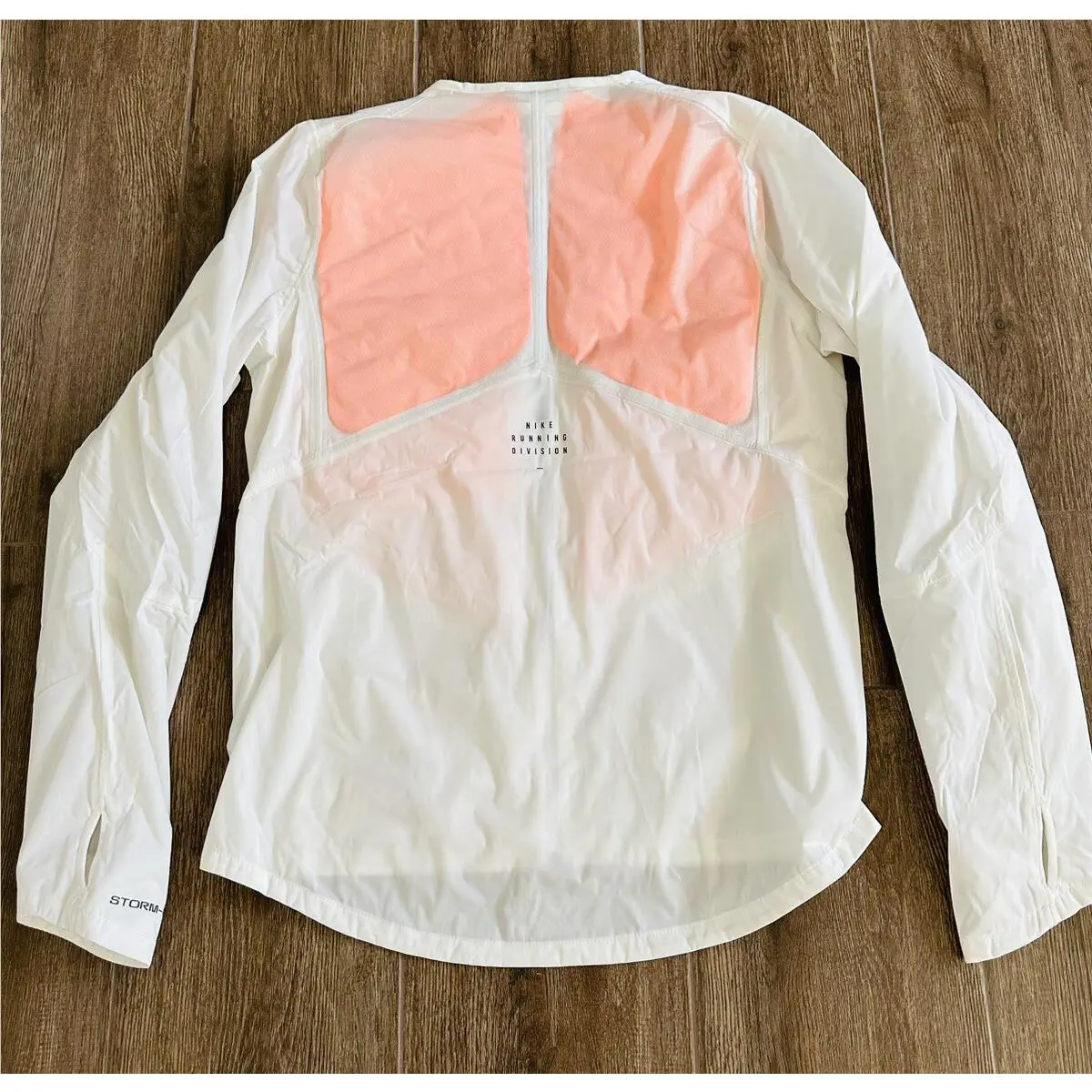 Nike clothing - White (UPC: 0195243274278) 0