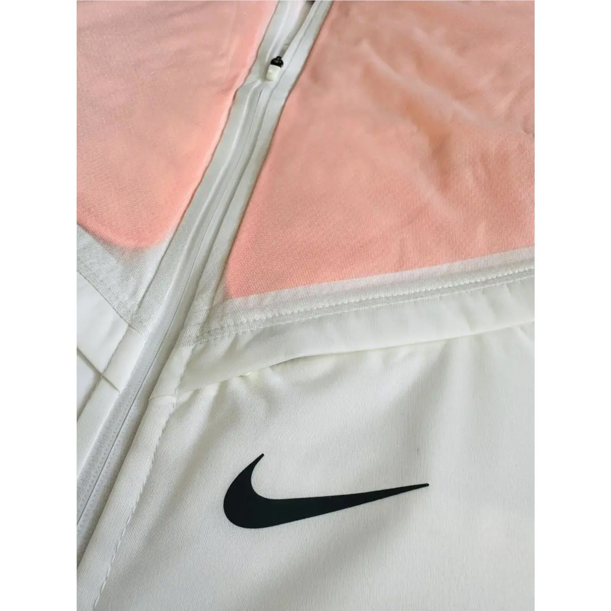 Nike clothing - White (UPC: 0195243274278) 3