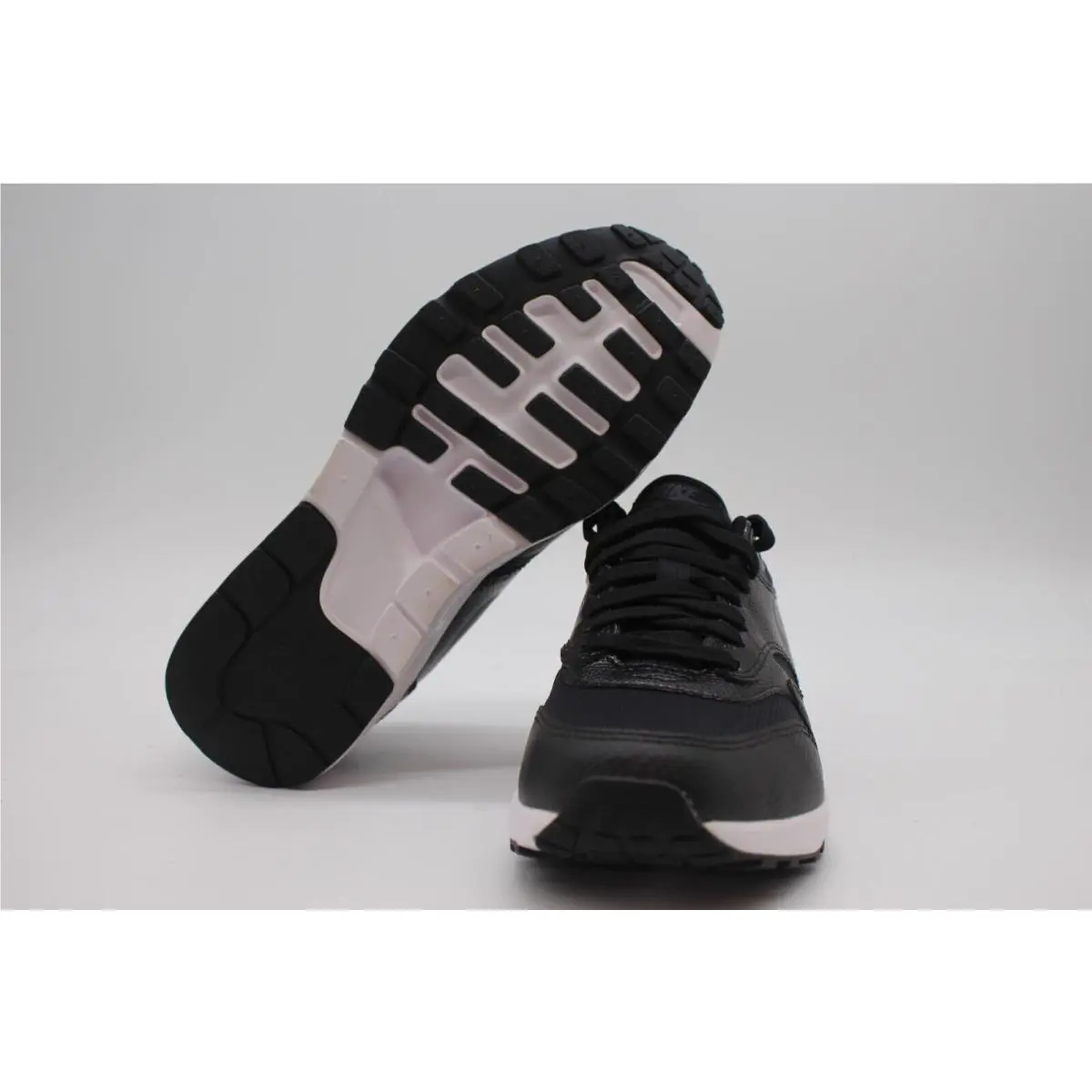 Nike shoes - Black (UPC: 886737057599) 4