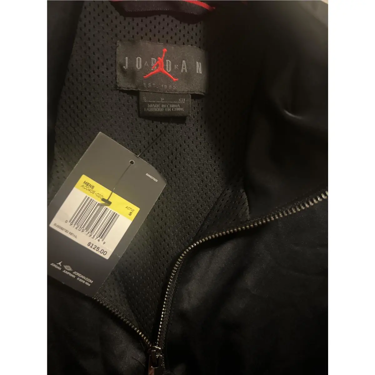 Nike clothing - Air Jordan Classics - Air Classics - AO0406-010 - Black, Manufacturer: Satin Black 4