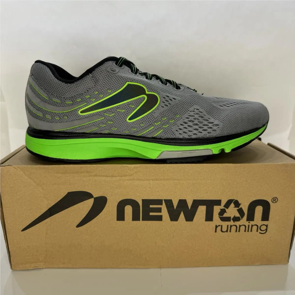 Newton Fate Gray Green Athletic Running Shoes Mesh Lace M011523 Men`s Size 7.5