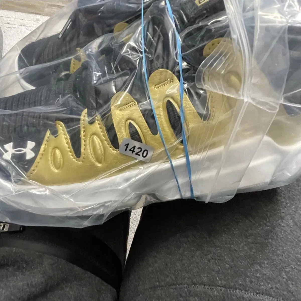 Under Armour shoes - Breakthru 4 - Breakthru - 3026641-001 - Gold 7