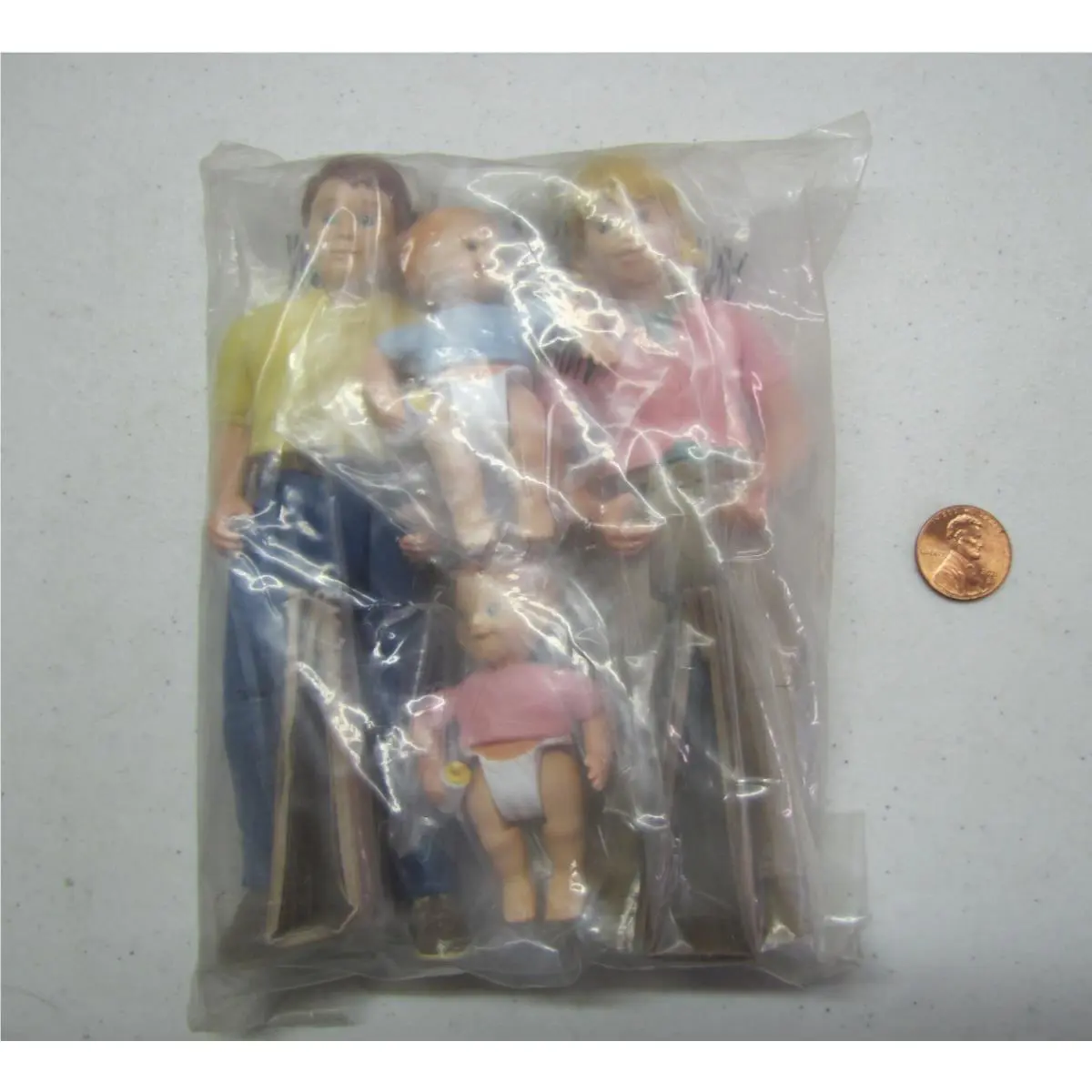 Fisher Price Loving Family Dollhouse Mom Dad Twin Baby Girl Boy 4 Dolls