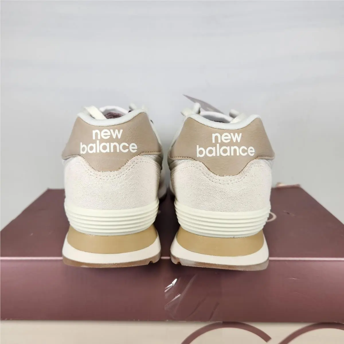 New Balance shoes - New Balance 574 - WL574CRI - Beige 2