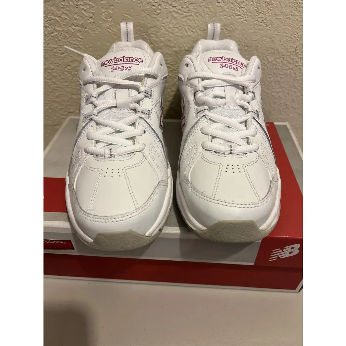 New Balance Training Womens Size 7B M White Pink New