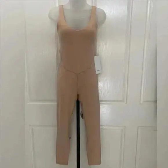 Lululemon clothing - Nude 0