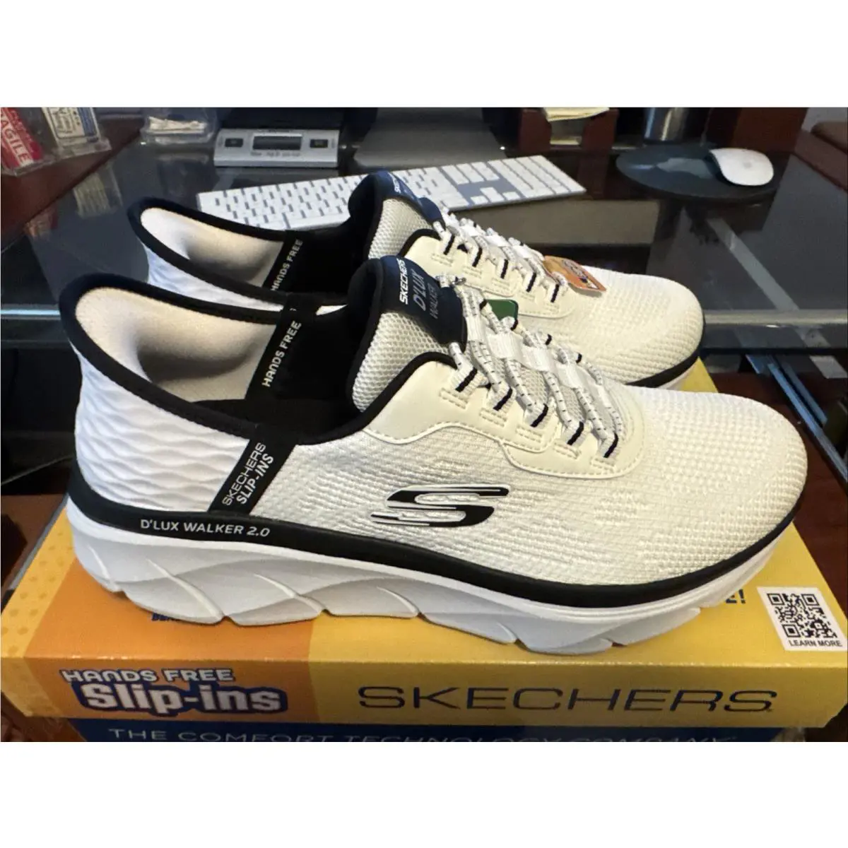 Skechers shoes - Skechers D`Lux Walker 2.0 - Walker - 232446/WBK - White/Black 15
