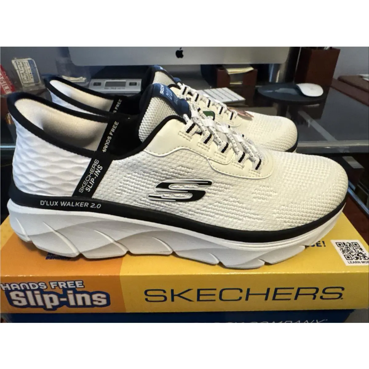 Skechers shoes - Skechers D`Lux Walker 2.0 - Walker - 232446/WBK - White/Black 16