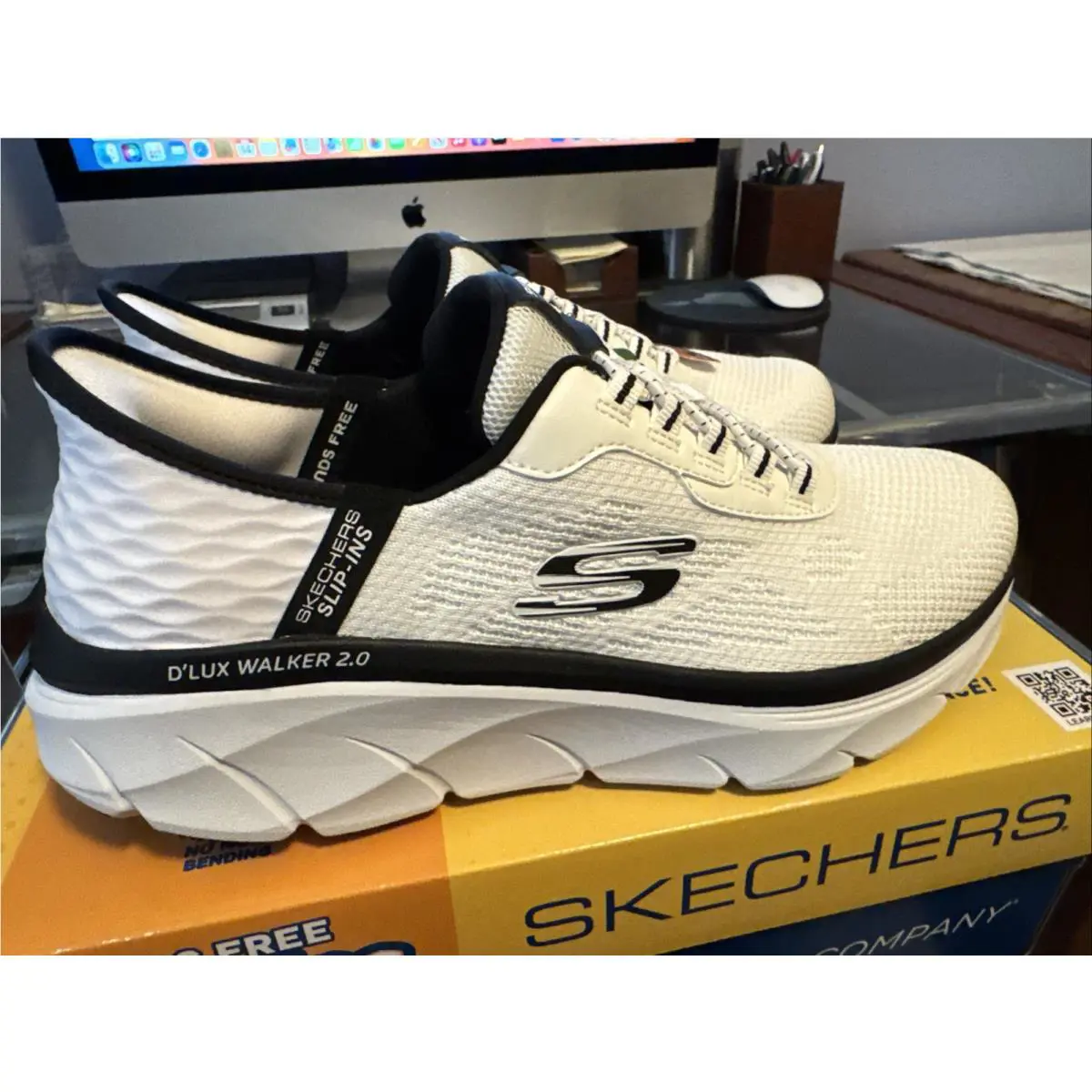 Skechers shoes - Skechers D`Lux Walker 2.0 - Walker - 232446/WBK - White/Black 19