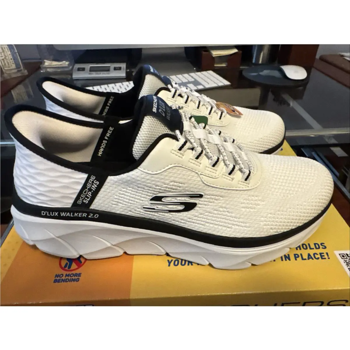 Skechers shoes - Skechers D`Lux Walker 2.0 - Walker - 232446/WBK - White/Black 25