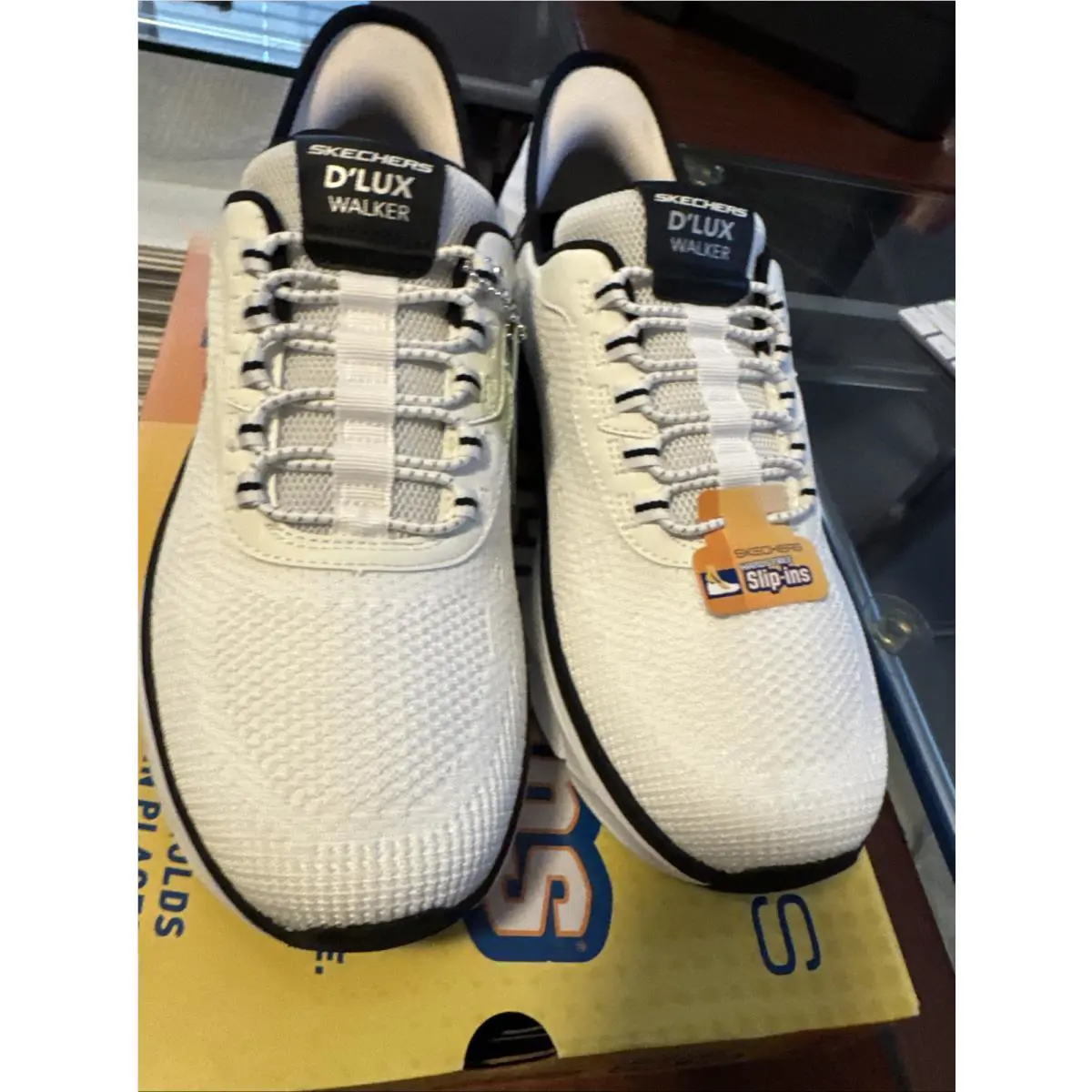 Skechers shoes - Skechers D`Lux Walker 2.0 - Walker - 232446/WBK - White/Black 27