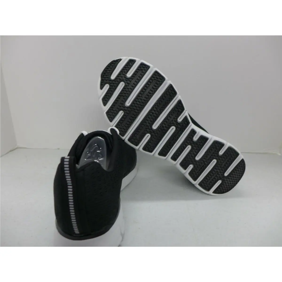 Skechers shoes - Black/White (UPC: 889110679005) 3