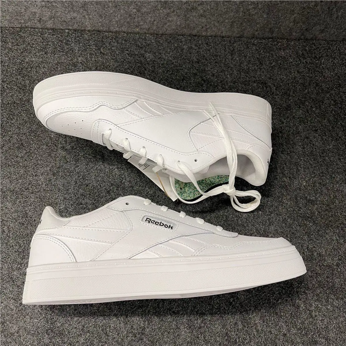 Reebok shoes - VS177916 - vs-177916 - White (UPC: 196464311193) 1