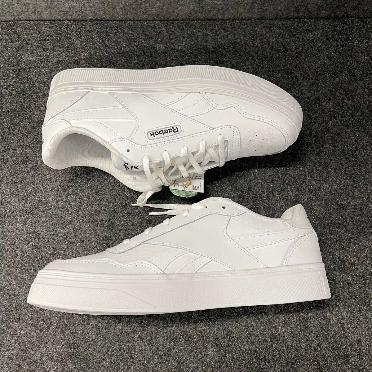 Reebok shoes - VS177916 - vs-177916 - White (UPC: 196464311193) 2
