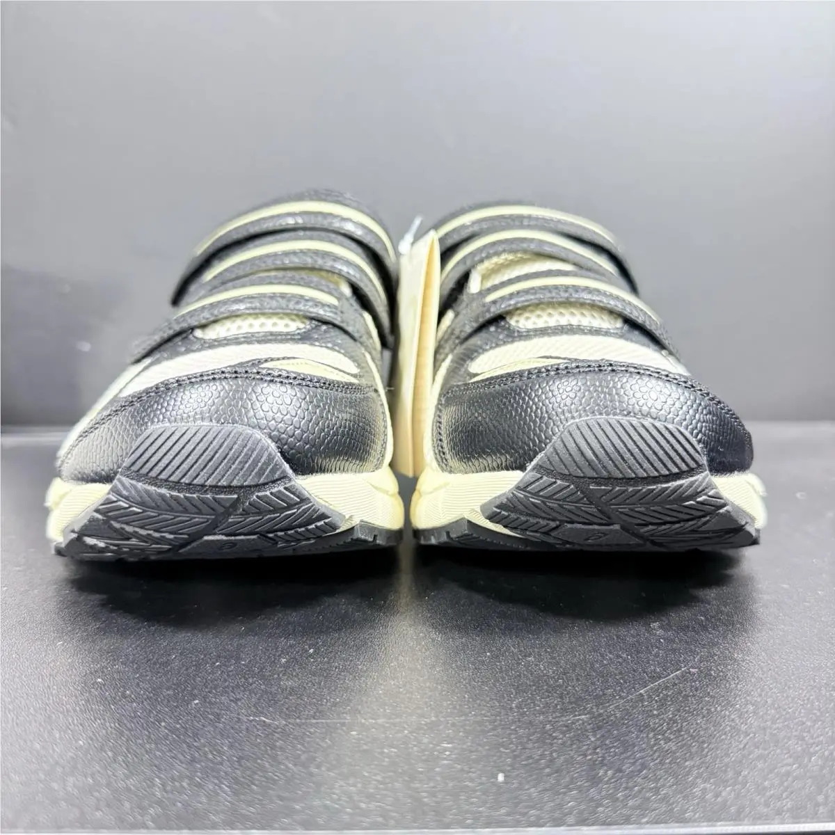 Asics shoes - ASICS Gel Kayano 20 - Gel Kayano - 1203A499-250 - Black 1