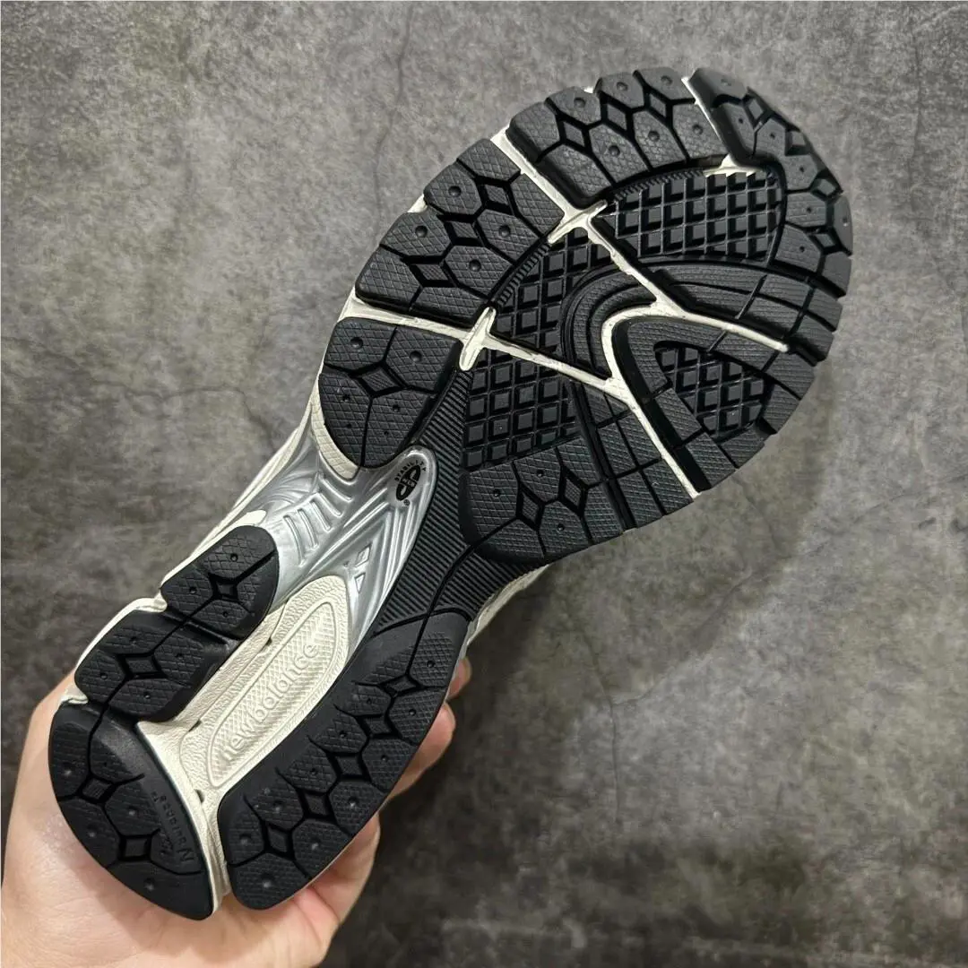 New Balance shoes - New Balance 2002R - White 3