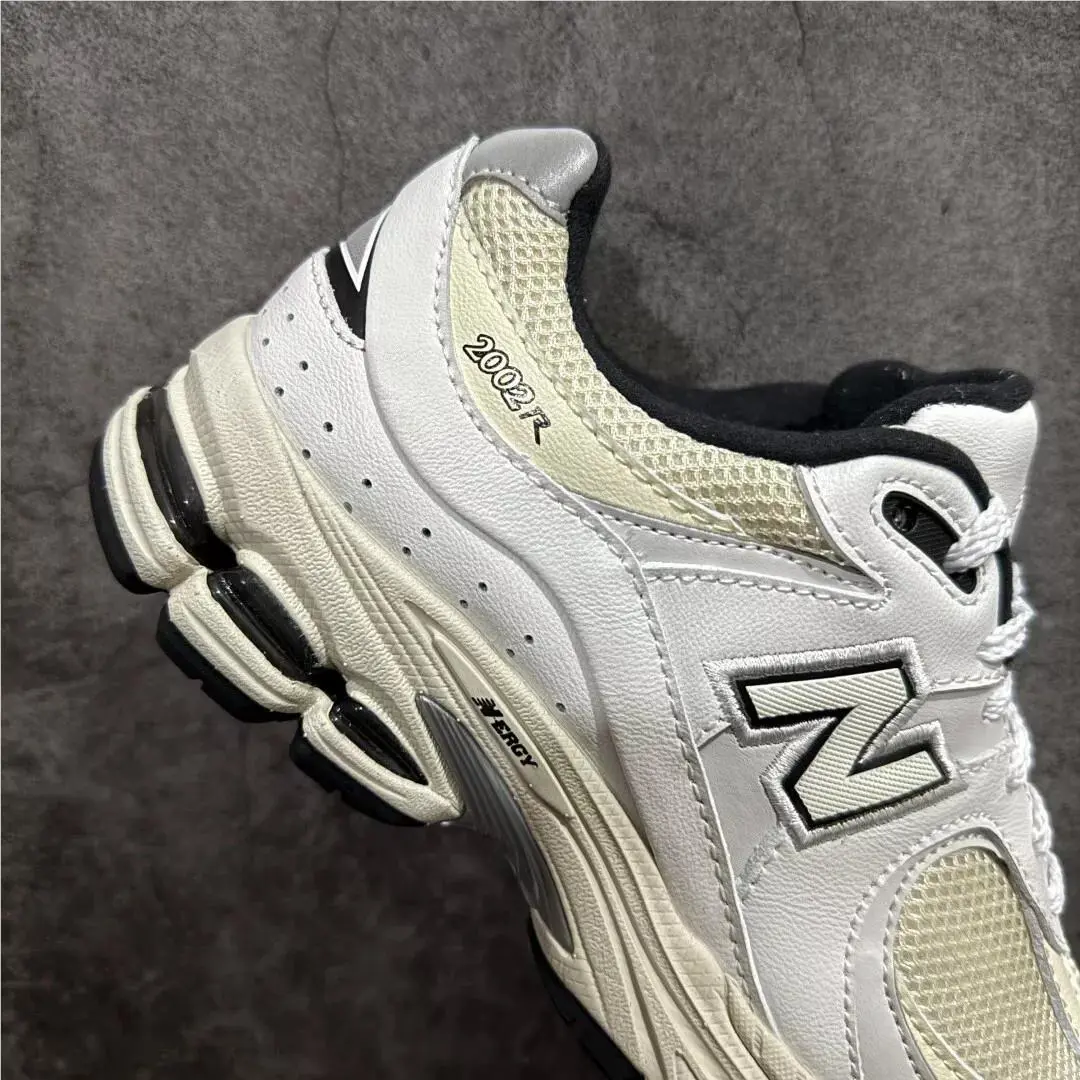 New Balance shoes - New Balance 2002R - White 6