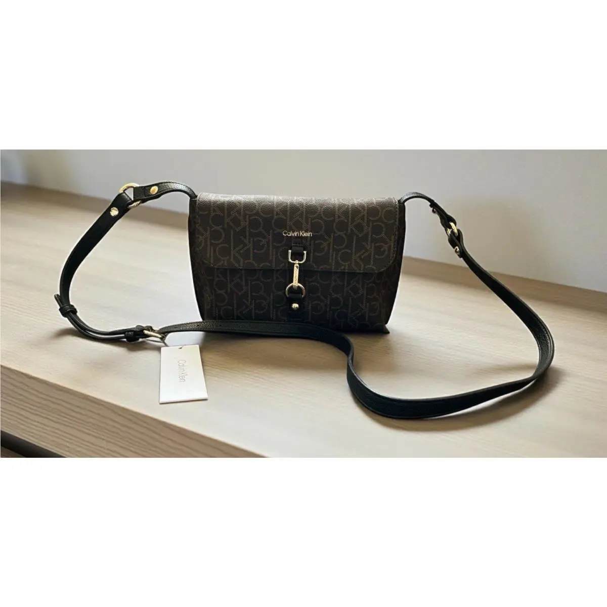 Calvin Klein Crossbody Bag Purse Adjustable Strap H5GEJ4CF Logo Brown Clip