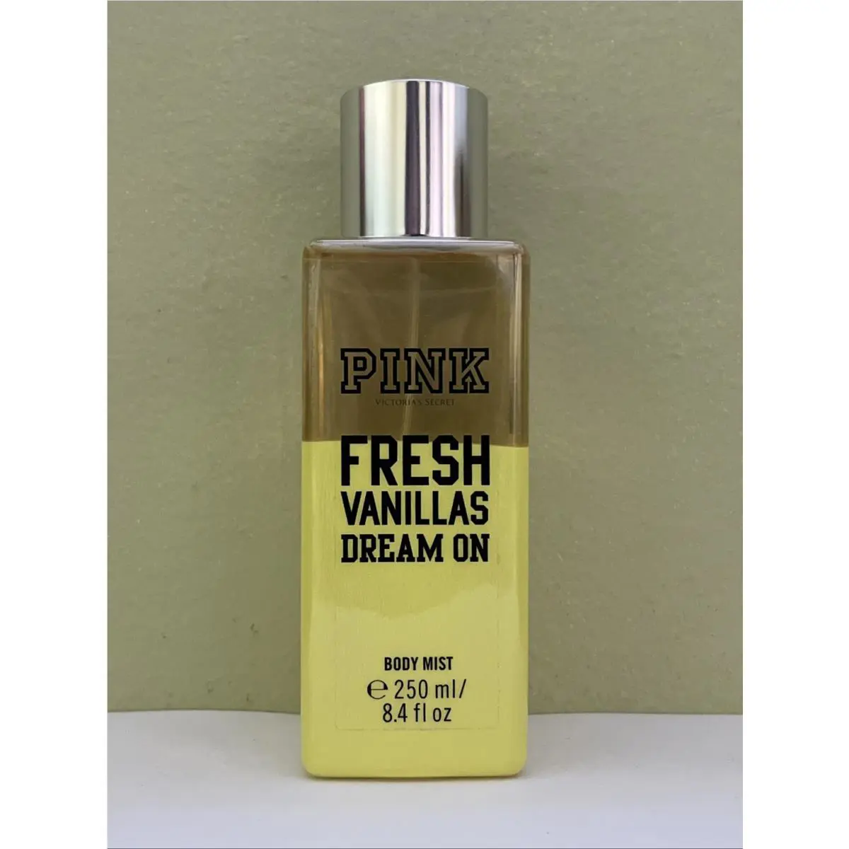 1 Victoria`s Secret Pink Fresh Vanillas Dream ON Body Mist 8.4oz