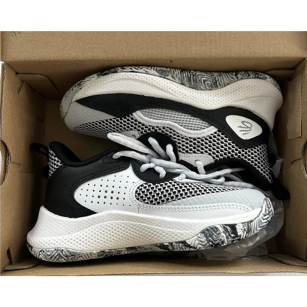 Under Armour shoes - Under Armour Curry 3Z 24 - White (UPC: 0197777570871) 4