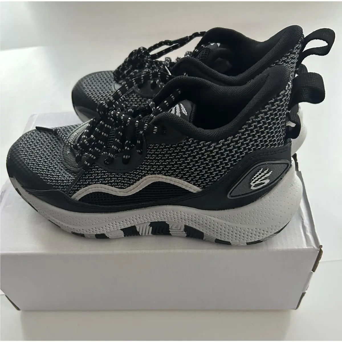 Under Armour shoes - Under Armour Curry 3Z 24 - Black (UPC: 0197777575685) 1