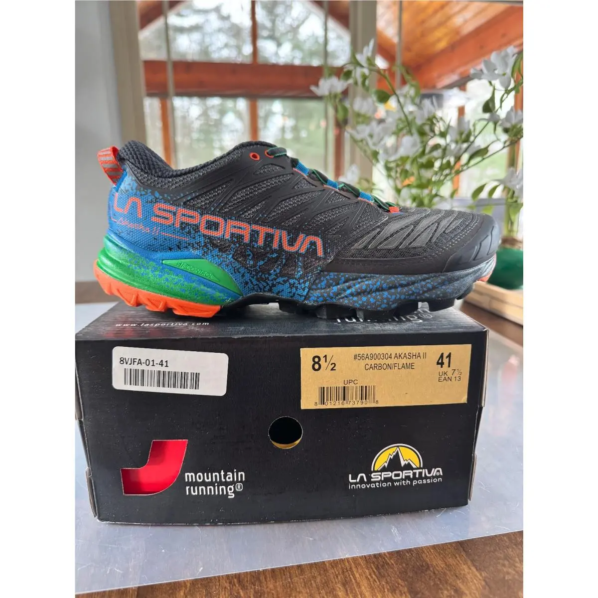 La Sportiva Akasha II Men`s Trail Running Shoes Size 8.5 Carbon/flame
